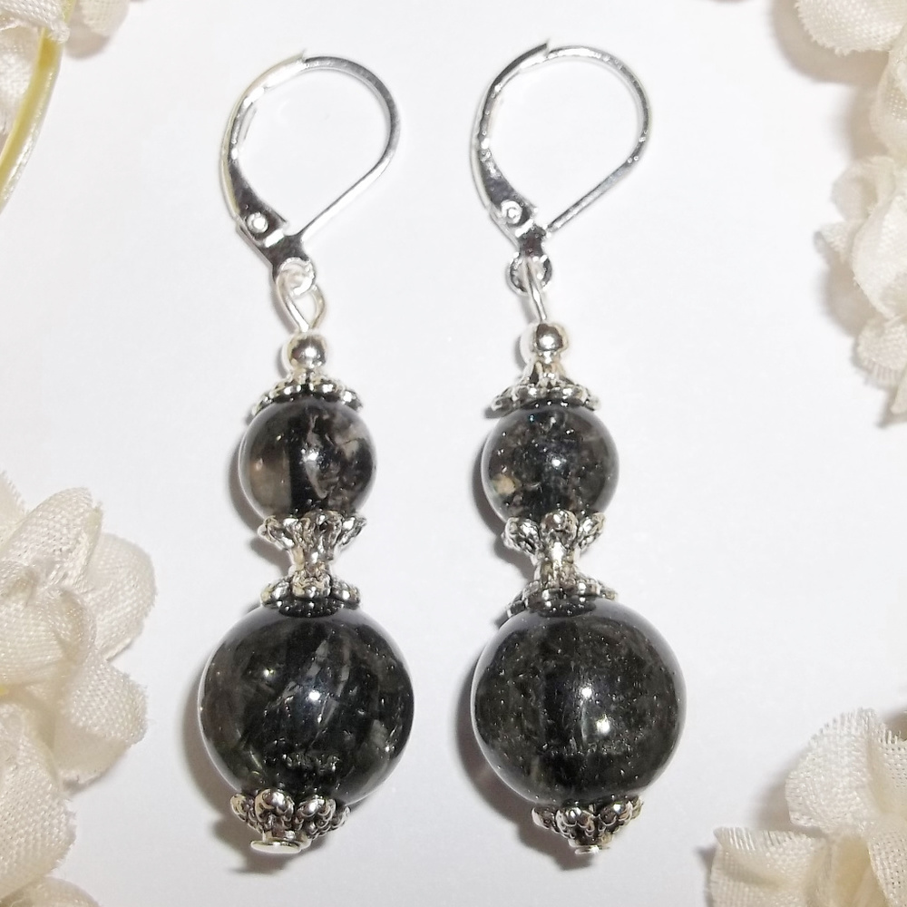 Dangle Earrings Dark Grey Beaded Handmade NWT 5054
